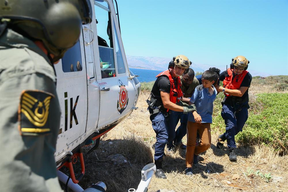 Operation launched to rescue irregular migrants in Aegean