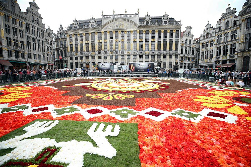 Flower Carpet laid at Grand Place Square