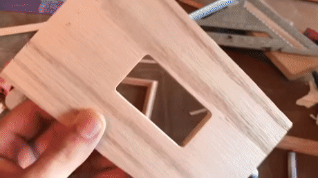 Seni kesen marangozun ellerine sağlık