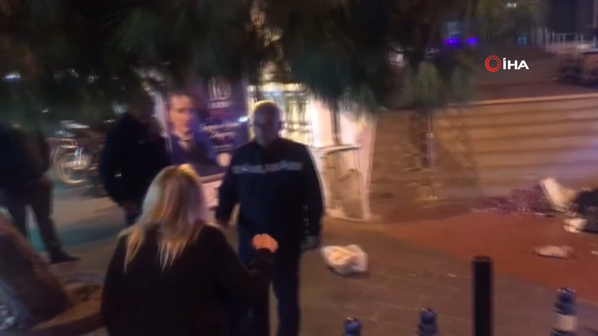 Kusadasi Nda Vatandastan Cop Eylemi