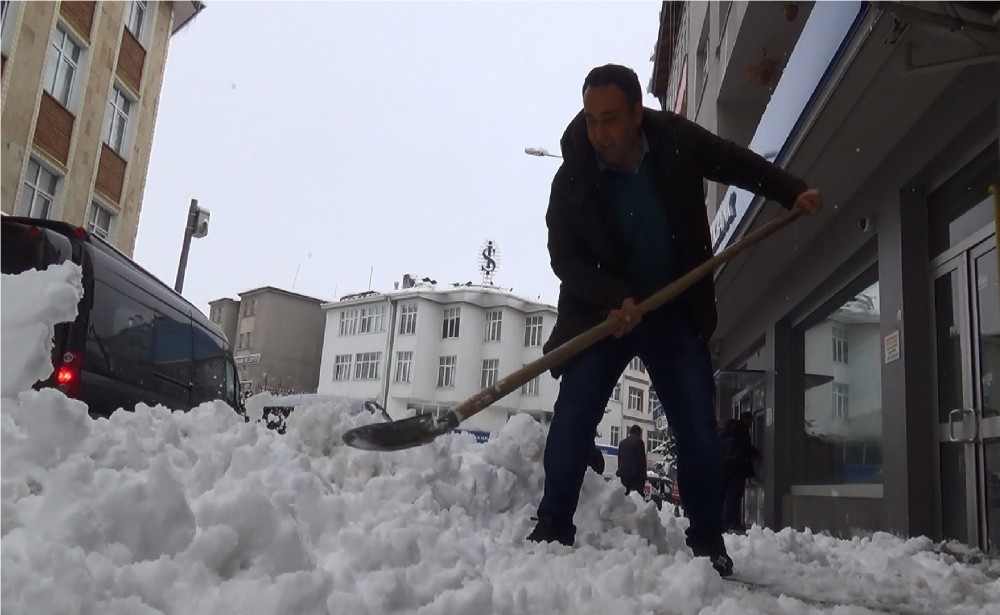 Yarim Metre Kar Yagdi Araclar Yolda Kaldi Erzurum Trabzon Erzincan Kars Hava Durumu