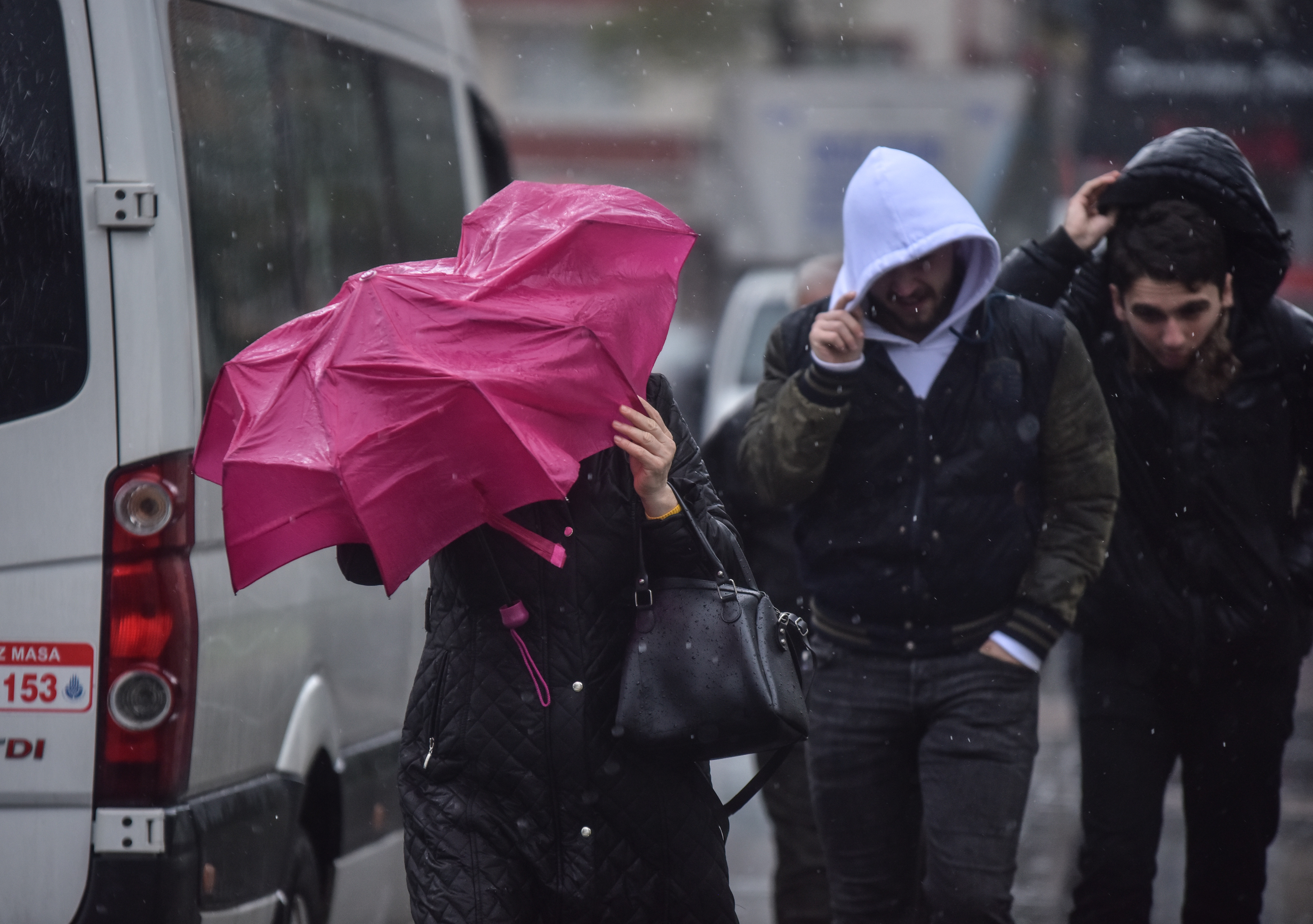 2 ile kuvvetli ruzgar uyarisi meteoroloji sivas kayseri hava durumu yeni safak