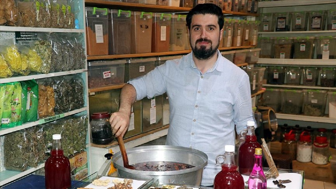 6 Asirlik Tarifle Osmanli Serbeti Kaynatiyor