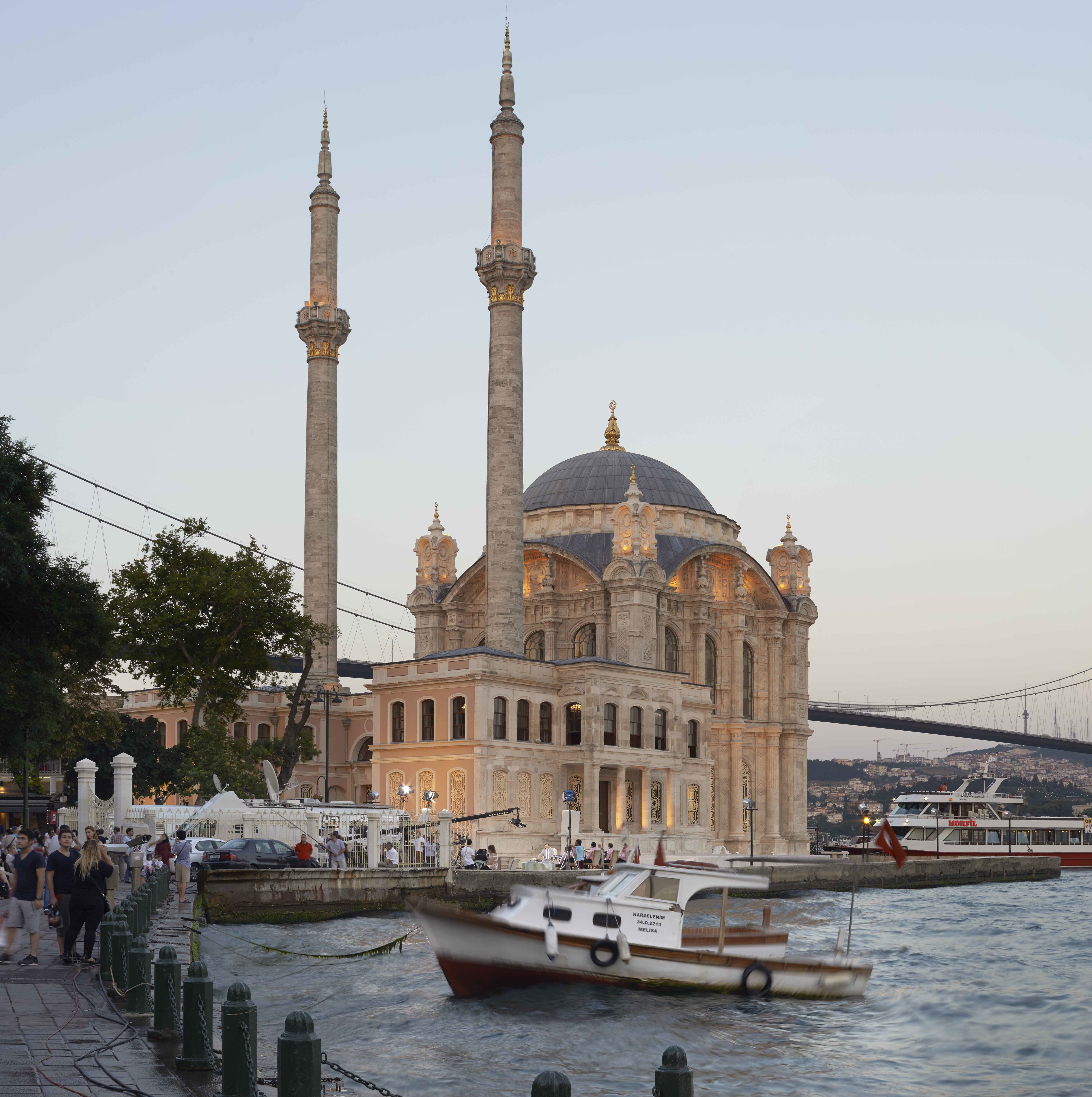 Bab I Ali Yi Sirtinda Tasiyan Adam Ibrahim Gulec
