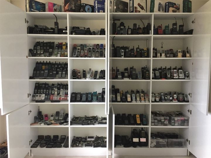 A Turkish mobile phone technician living in Istanbul has collected a total of 2,000 mobile phones in 15 years. Ekrem Karagüdekoğlu, a citizen of Istanbul, said that he sleeps in the same room where he stores the most precious devices of his collection. Alongside vintage models, the collection also includes an exact replica of a phone used in hit "The Matrix Reloaded" movie in 2003. The mobile phone enthusiast has currently put his entire collection up for sale for €2,5 million euros.
