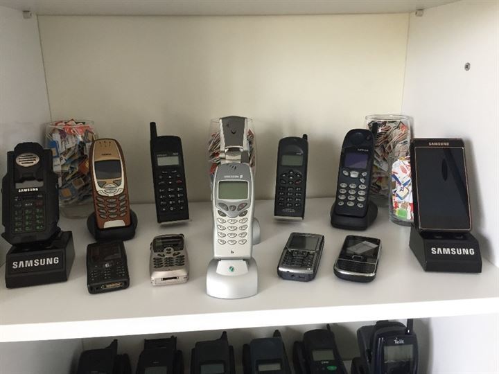 A Turkish mobile phone technician living in Istanbul has collected a total of 2,000 mobile phones in 15 years. Ekrem Karagüdekoğlu, a citizen of Istanbul, said that he sleeps in the same room where he stores the most precious devices of his collection. Alongside vintage models, the collection also includes an exact replica of a phone used in hit "The Matrix Reloaded" movie in 2003. The mobile phone enthusiast has currently put his entire collection up for sale for €2,5 million euros.