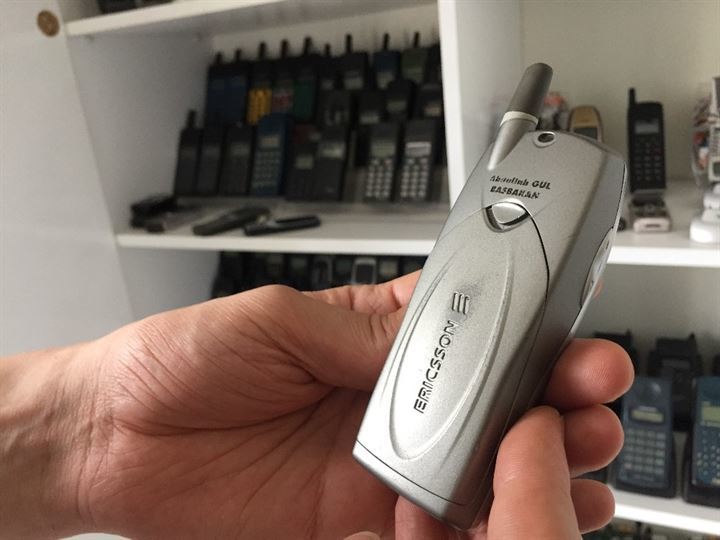 A Turkish mobile phone technician living in Istanbul has collected a total of 2,000 mobile phones in 15 years. Ekrem Karagüdekoğlu, a citizen of Istanbul, said that he sleeps in the same room where he stores the most precious devices of his collection. Alongside vintage models, the collection also includes an exact replica of a phone used in hit "The Matrix Reloaded" movie in 2003. The mobile phone enthusiast has currently put his entire collection up for sale for €2,5 million euros.