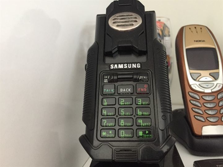 A Turkish mobile phone technician living in Istanbul has collected a total of 2,000 mobile phones in 15 years. Ekrem Karagüdekoğlu, a citizen of Istanbul, said that he sleeps in the same room where he stores the most precious devices of his collection. Alongside vintage models, the collection also includes an exact replica of a phone used in hit "The Matrix Reloaded" movie in 2003. The mobile phone enthusiast has currently put his entire collection up for sale for €2,5 million euros.