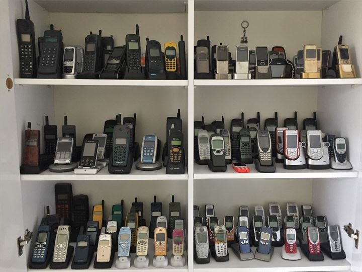 A Turkish mobile phone technician living in Istanbul has collected a total of 2,000 mobile phones in 15 years. Ekrem Karagüdekoğlu, a citizen of Istanbul, said that he sleeps in the same room where he stores the most precious devices of his collection. Alongside vintage models, the collection also includes an exact replica of a phone used in hit "The Matrix Reloaded" movie in 2003. The mobile phone enthusiast has currently put his entire collection up for sale for €2,5 million euros.