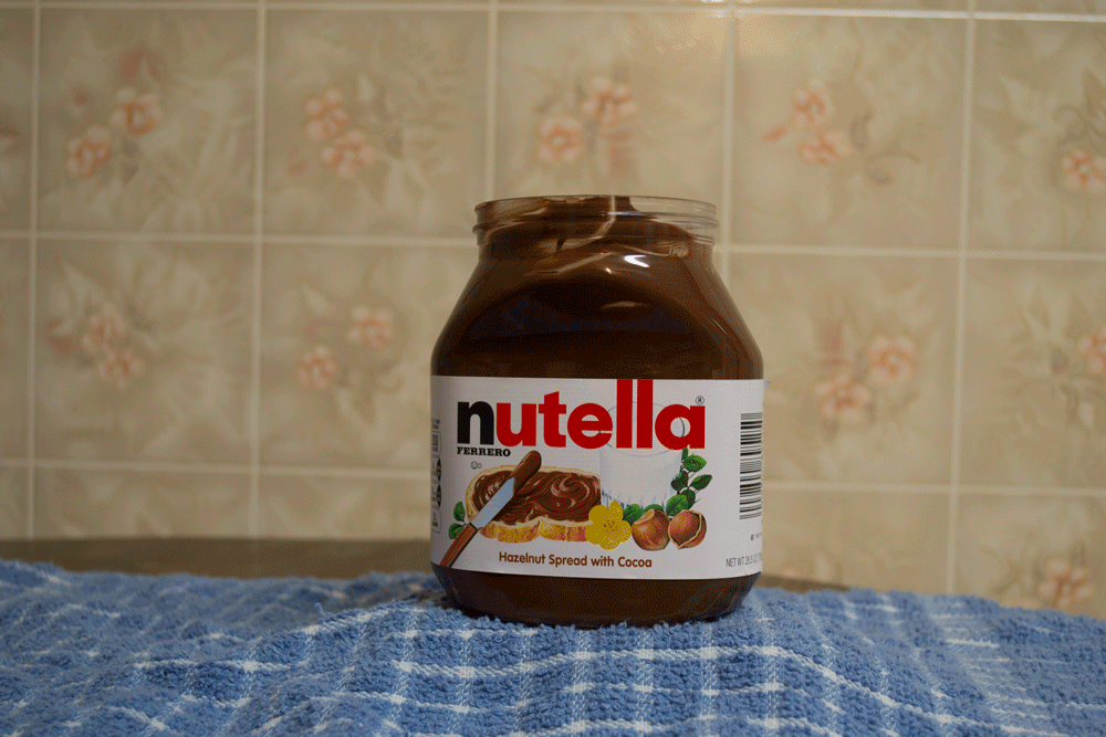 Kahvaltıda en çok sevdiği şey Nutella. O kadar fazla Nutella yiyor ki, takım arkadaşları onun için 'Nutella Cavarı' diyor.

                                    
                                    
                                    
                                    
                                    
                                    
                                    
                                
                                
                                
                                
                                
                                
                                