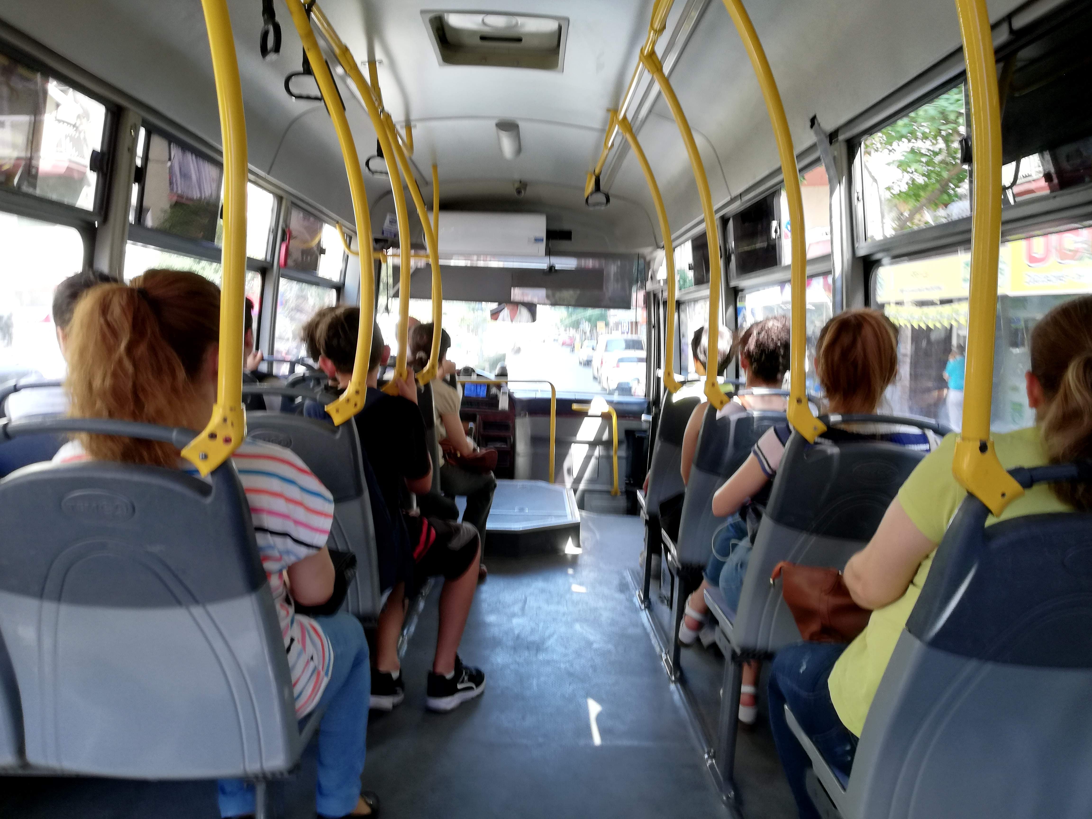 Yolcu minibüsüne ev kliması taktı