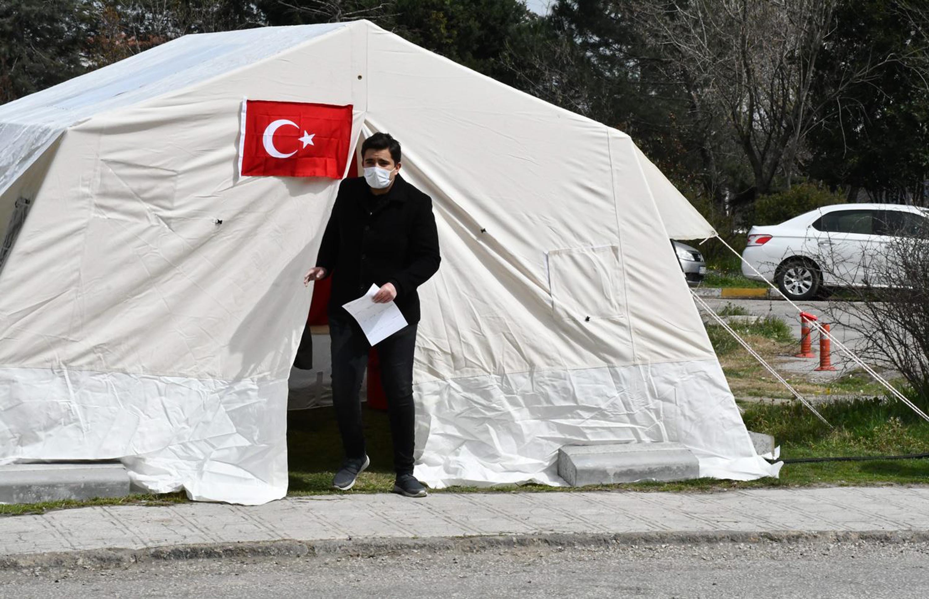 Kirklareli De Hastane Bahcelerine Acil Durum Cadirlari Kuruldu