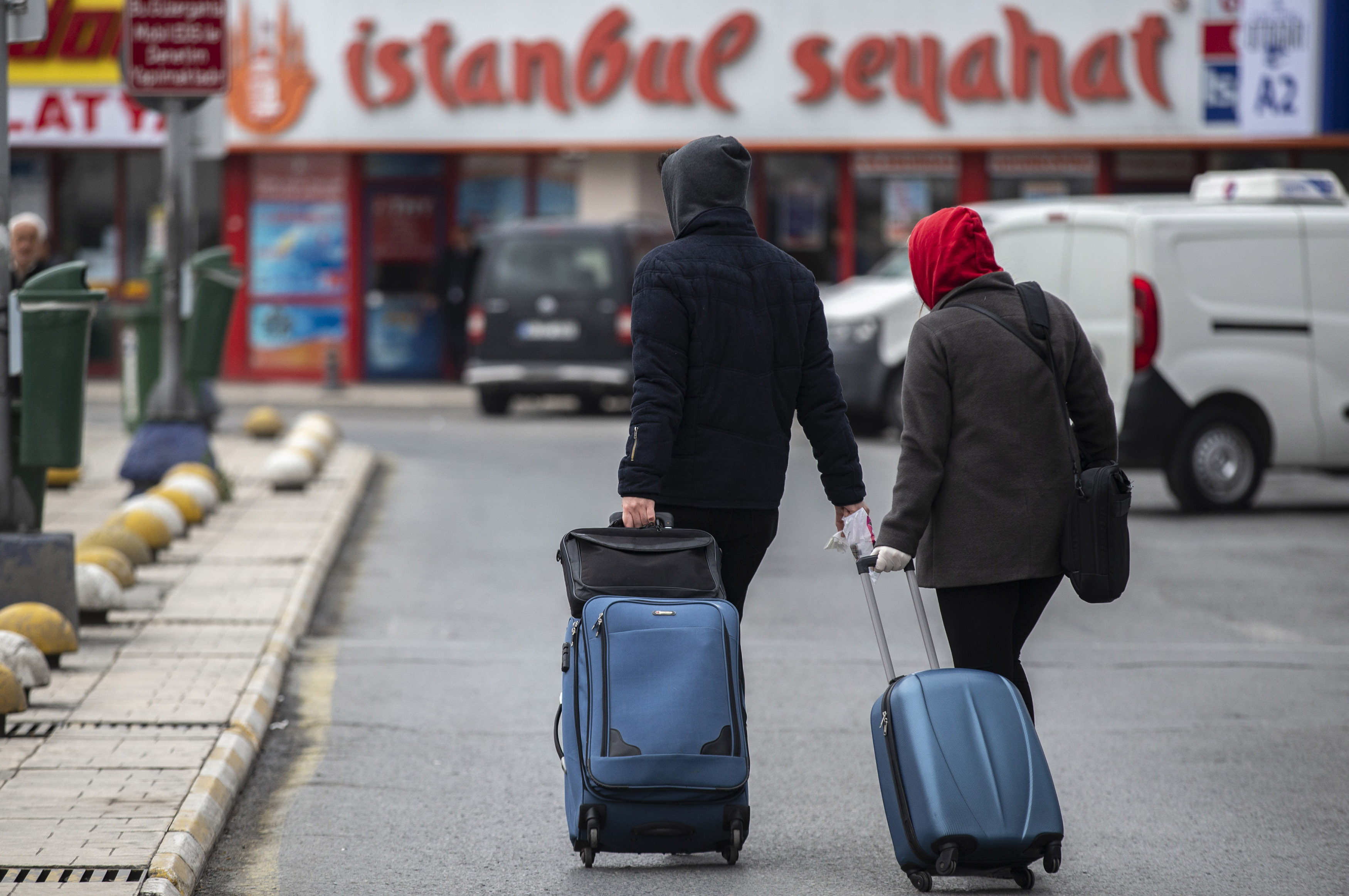 Istanbul Dan Cikmak Yasak Mi Istanbul Valisi Acikladi Otobusle Sehir Disina Cikislar Durduruldu Spor Yapmak Ve Balik Tutmak Yasaklandi
