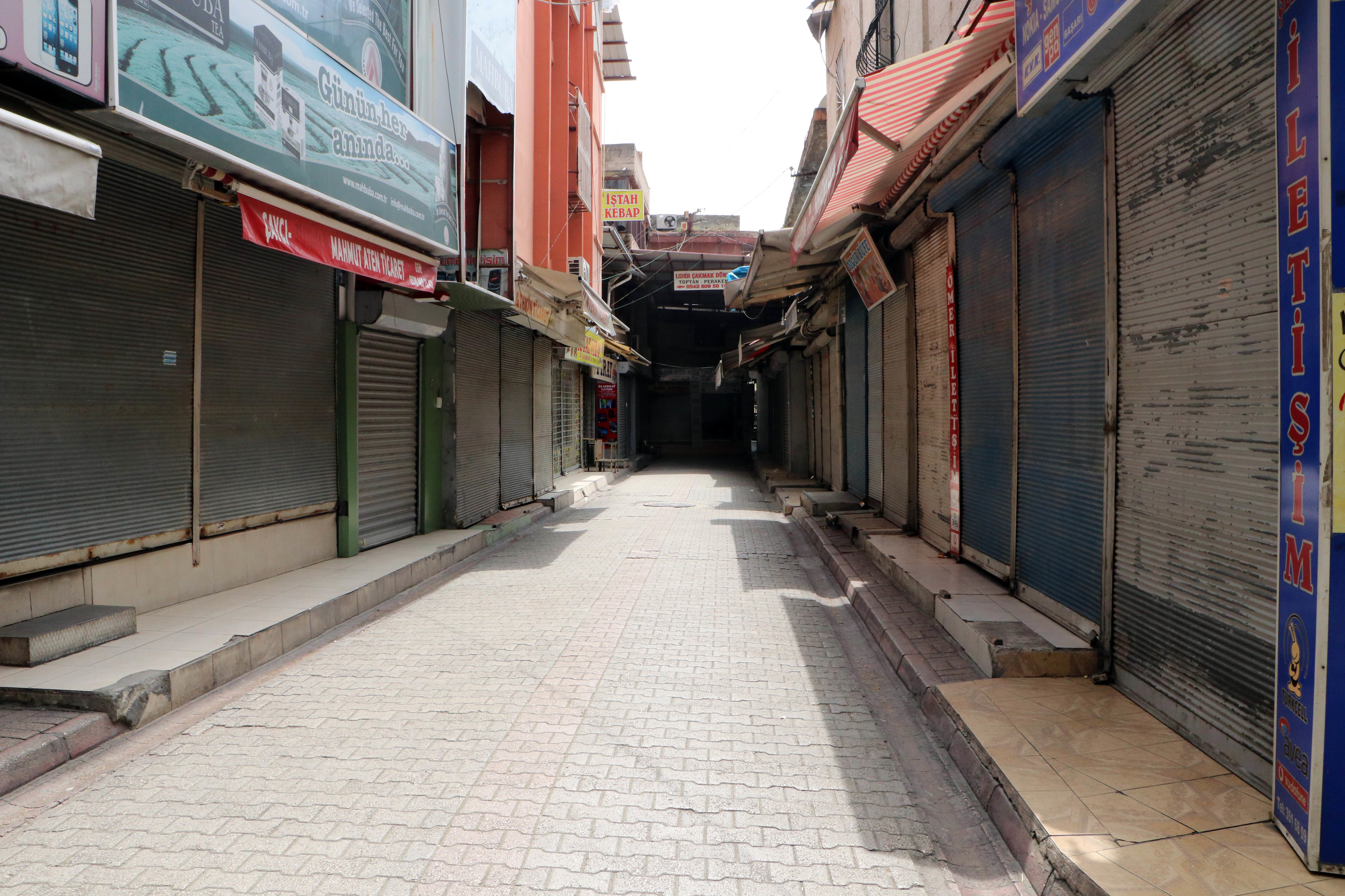 Adana Da Kasaplar Carsisi Nda Sakatatlar Elle Seciliyor