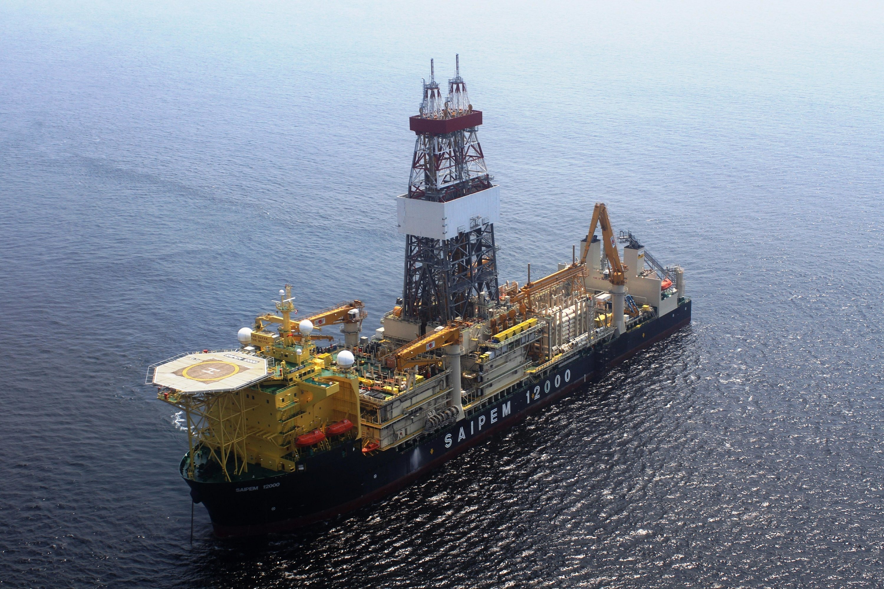 Petrol Fiyatlari Dusunce Eni Ve Total Sirketleri Kibris Tan Kacti