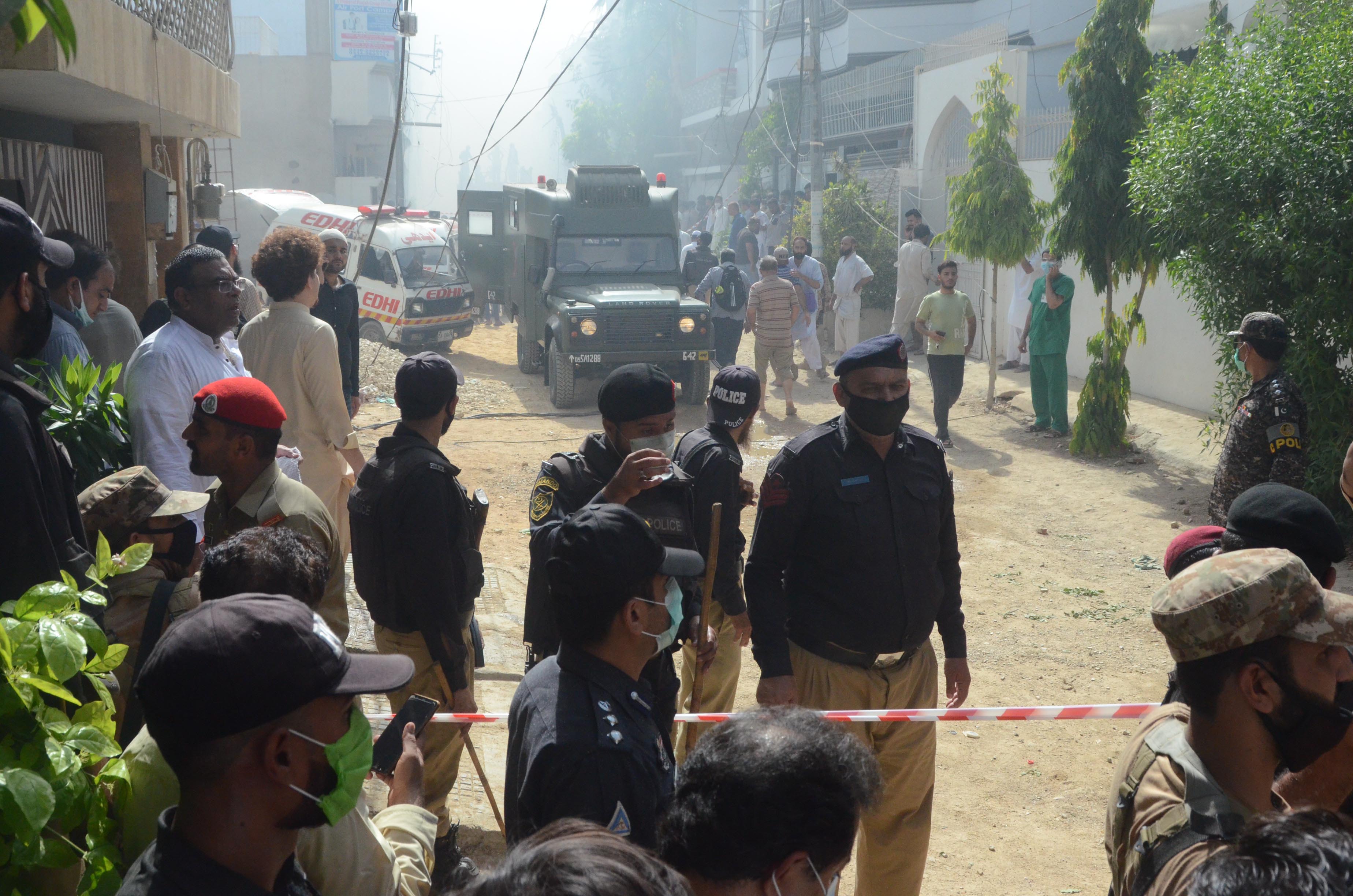 Pakistan Da Ucak Kazasina Ait Ilk Incelemelerde Kritik Detaylar Pilot Uc Kez Inis Yapmayi Denemis