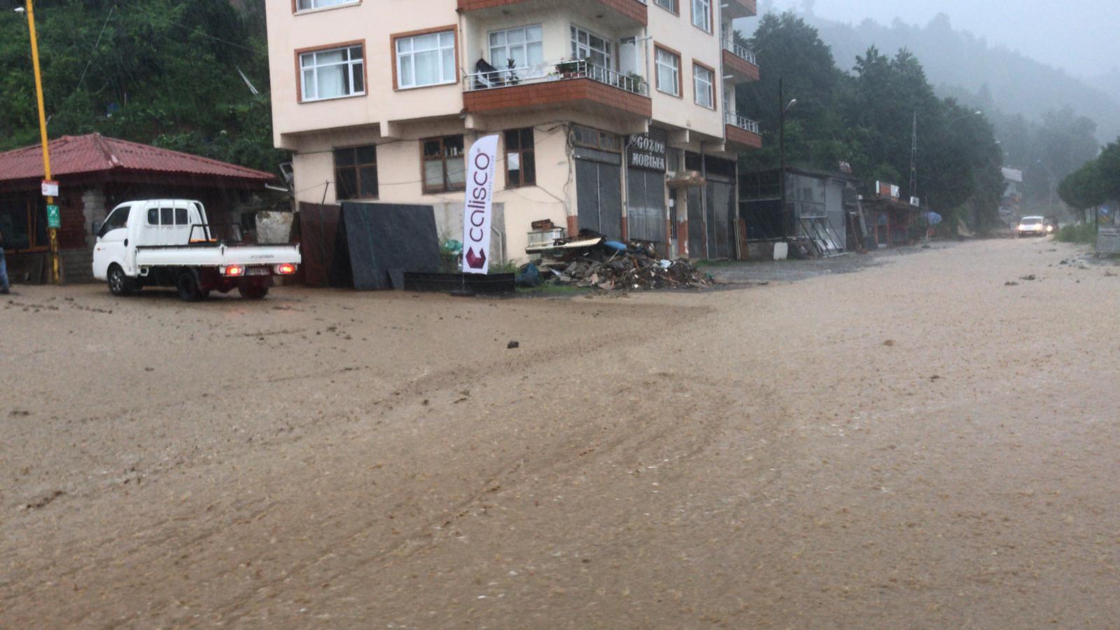 Rize Deki Selde Derenin Kontrol Altina Alinmasi Daha Buyuk Felaketleri Engelledi