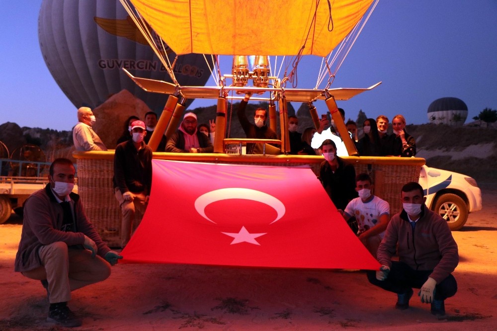 https www yenisafak com gundem 30 agustos zafer bayrami turk bayragi gorselleri ve resimli kutlama mesajlari 3555171