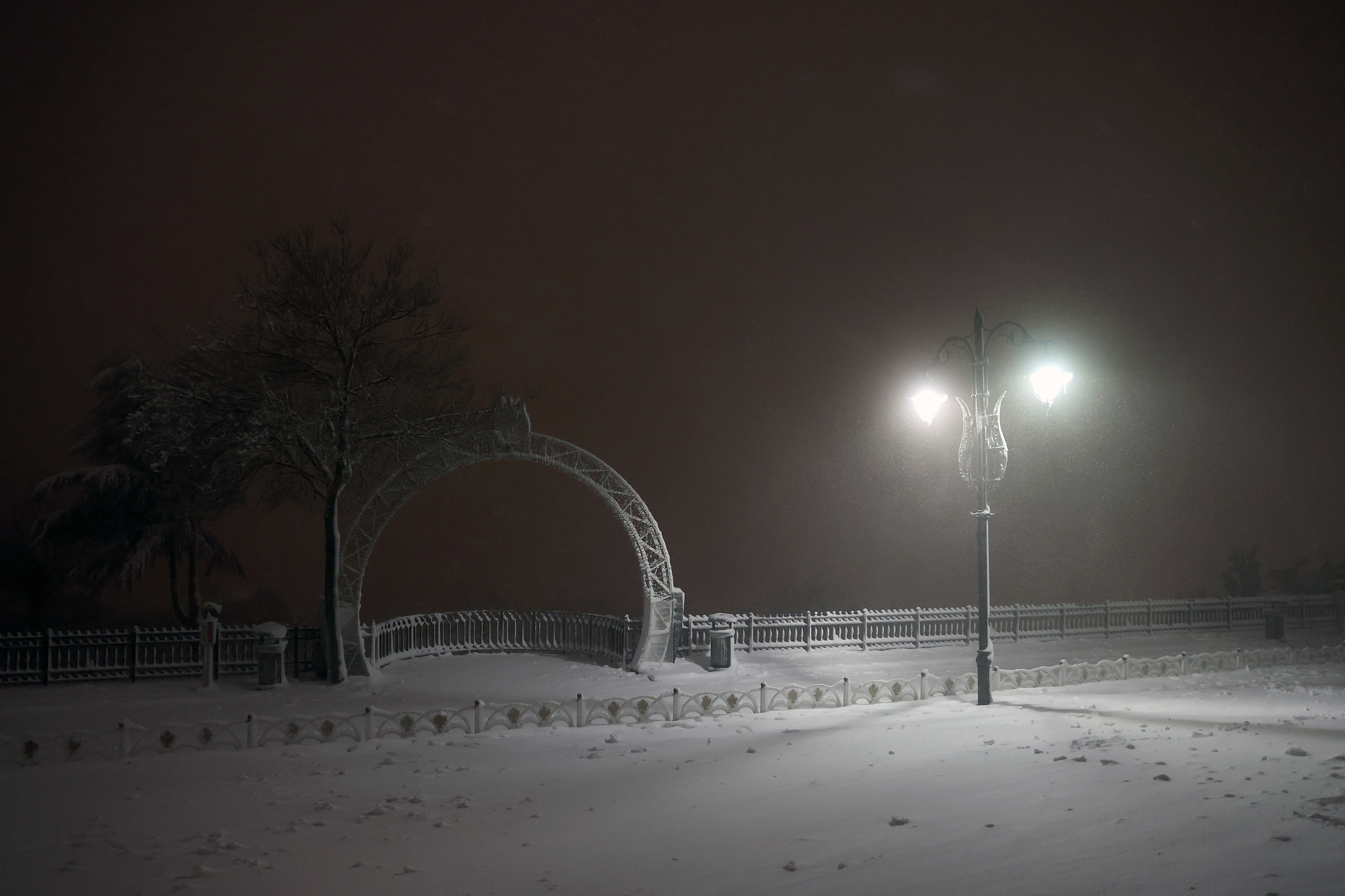 Istanbulites wake up to snow during weekend curfew