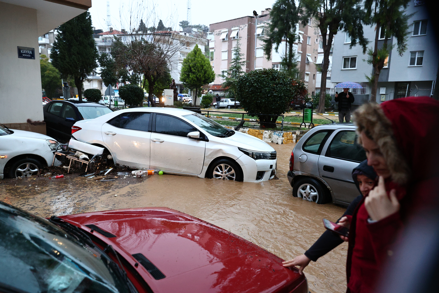 Heavy rainfall causes flash flood in Turkey's Izmir