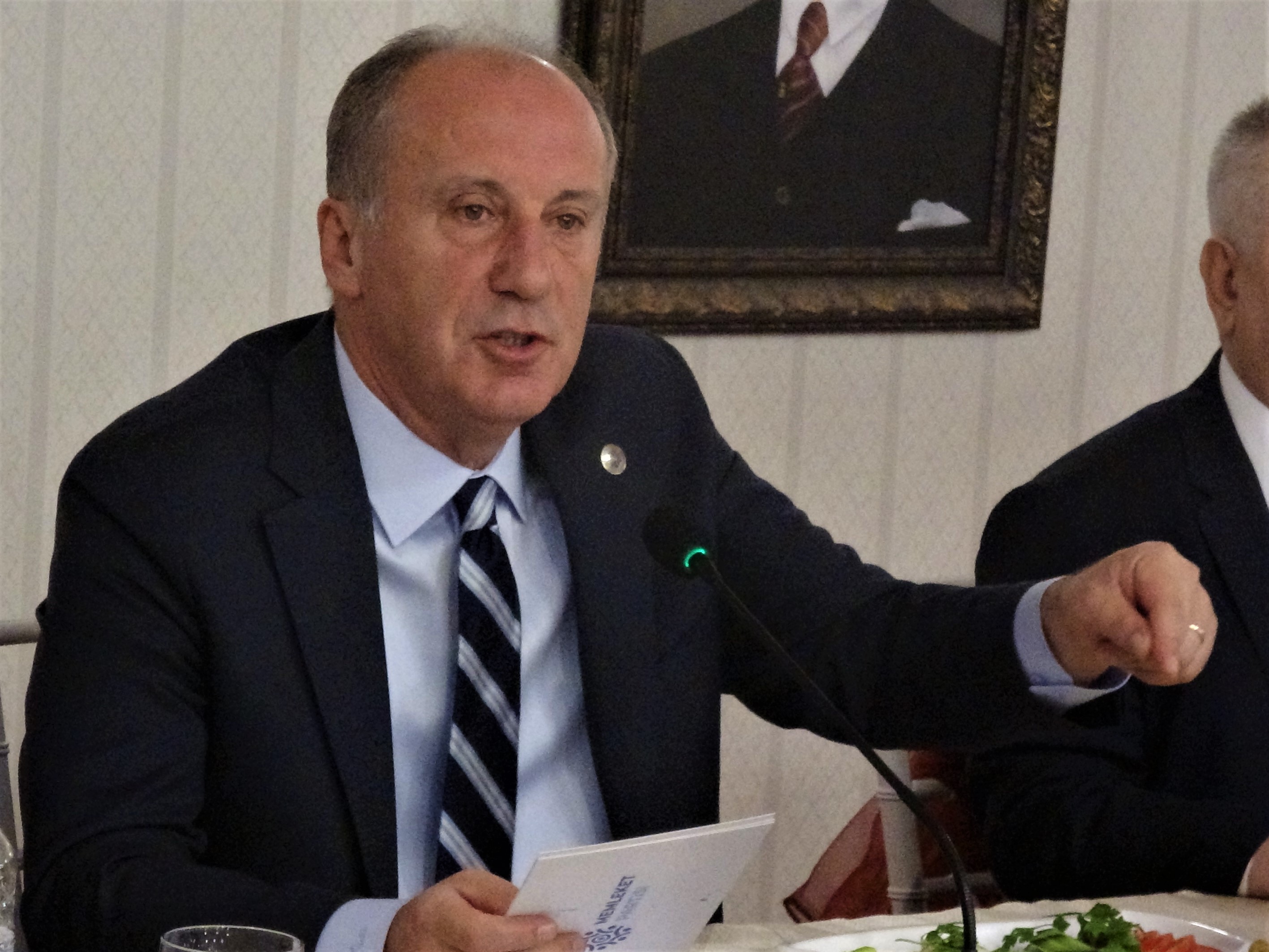 muharrem ince millet ittifaki na seslendi 8 10 kisi bir araya gelip erdogan i yenecekler sizin hic kendinize guveniniz yok mu yeni safak