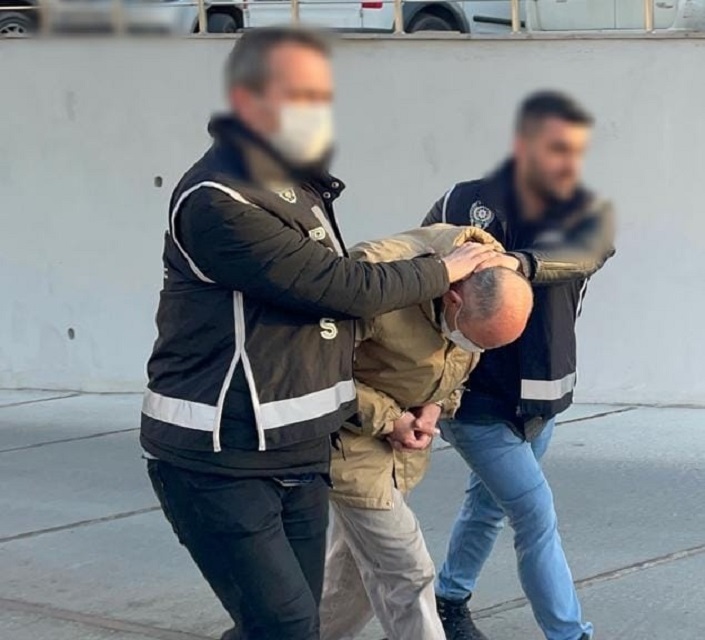 Kıdemli binbaşı FETÖ firarisi Ankara'da yakalandı: Kılık değiştirerek saklandığı adresten hiç çıkmamış