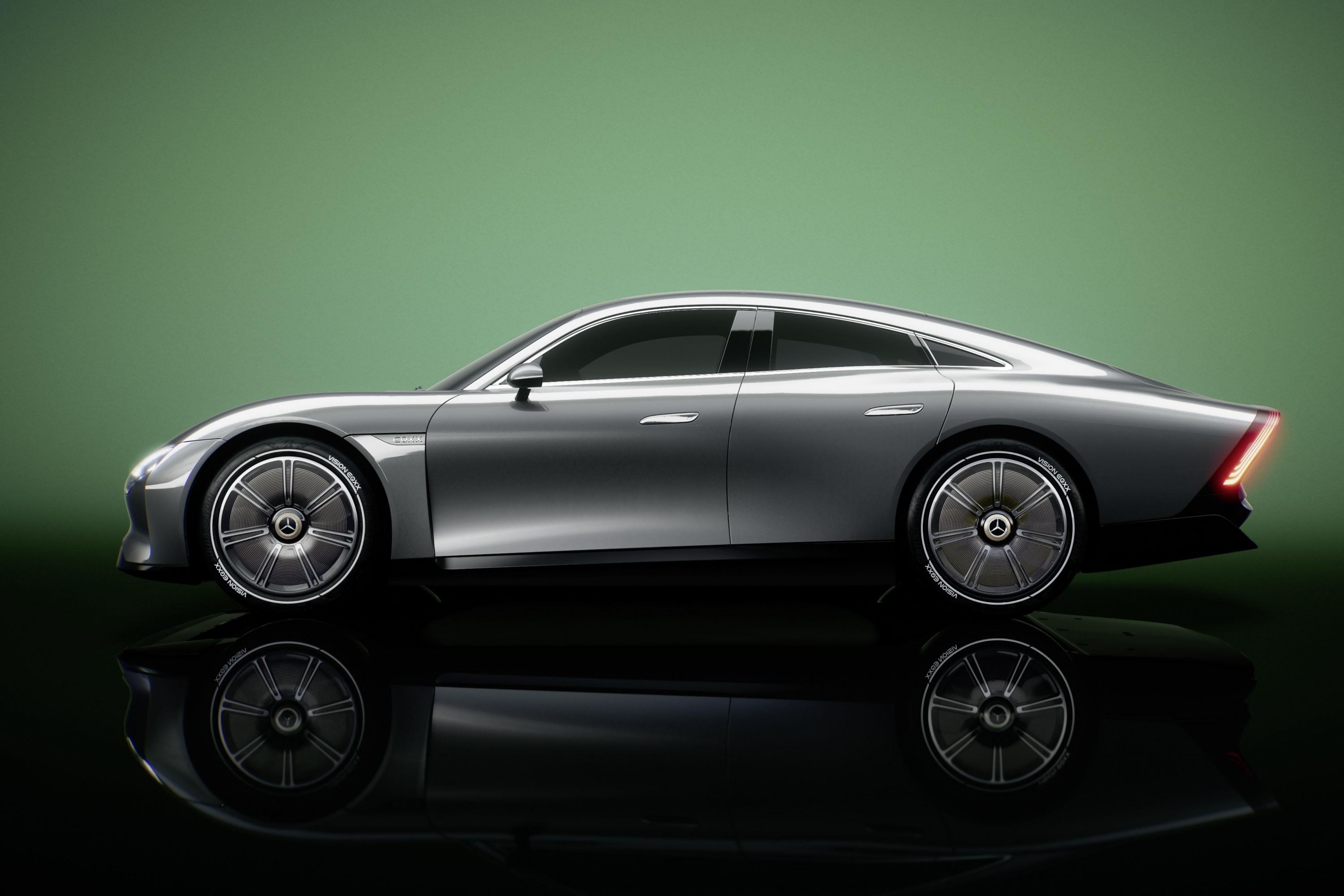 Mercedes-Benz yeni elektrikli modelini tanıttı: Tek şarjla 1000 kilometre menzil