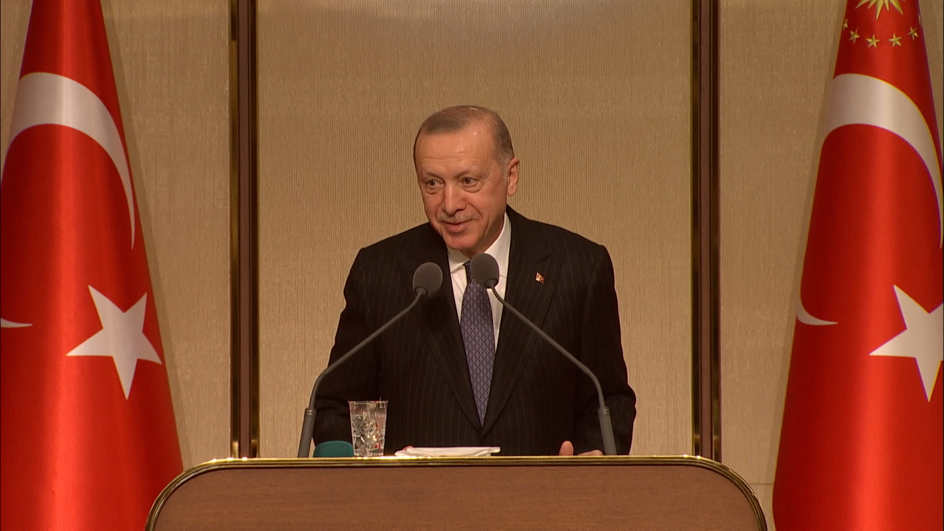 Cumhurbaşkanı Erdoğan ses kısıklığının sebebini açıkladı: Çanakkale Köprüsü'nün açılışında şifayı kaptık
