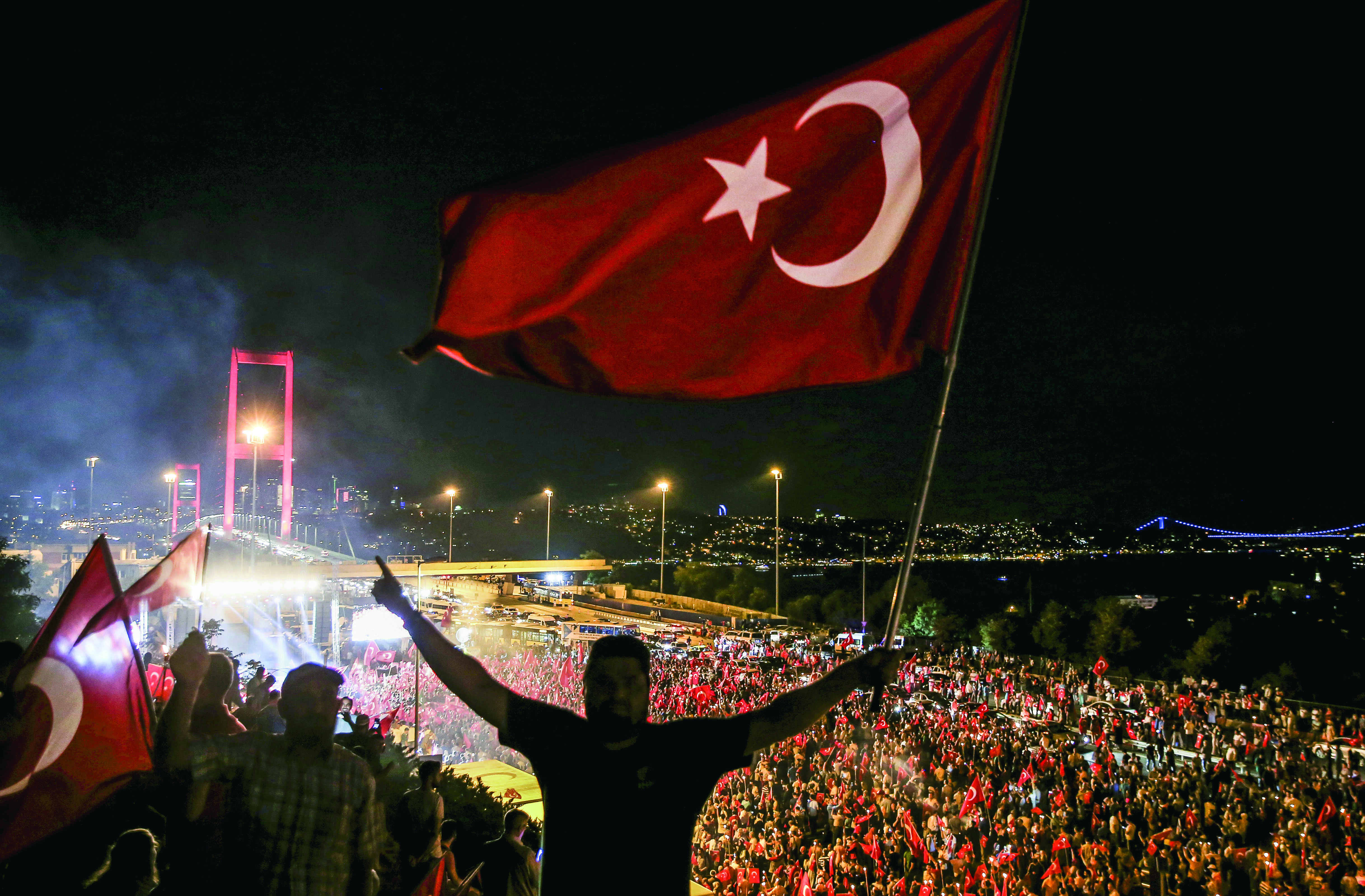 'Türkiye aşkına' meydanlara: 15 Temmuz etkinliklerinin bu yılki sloganı “Türkiye Aşkına” olacak