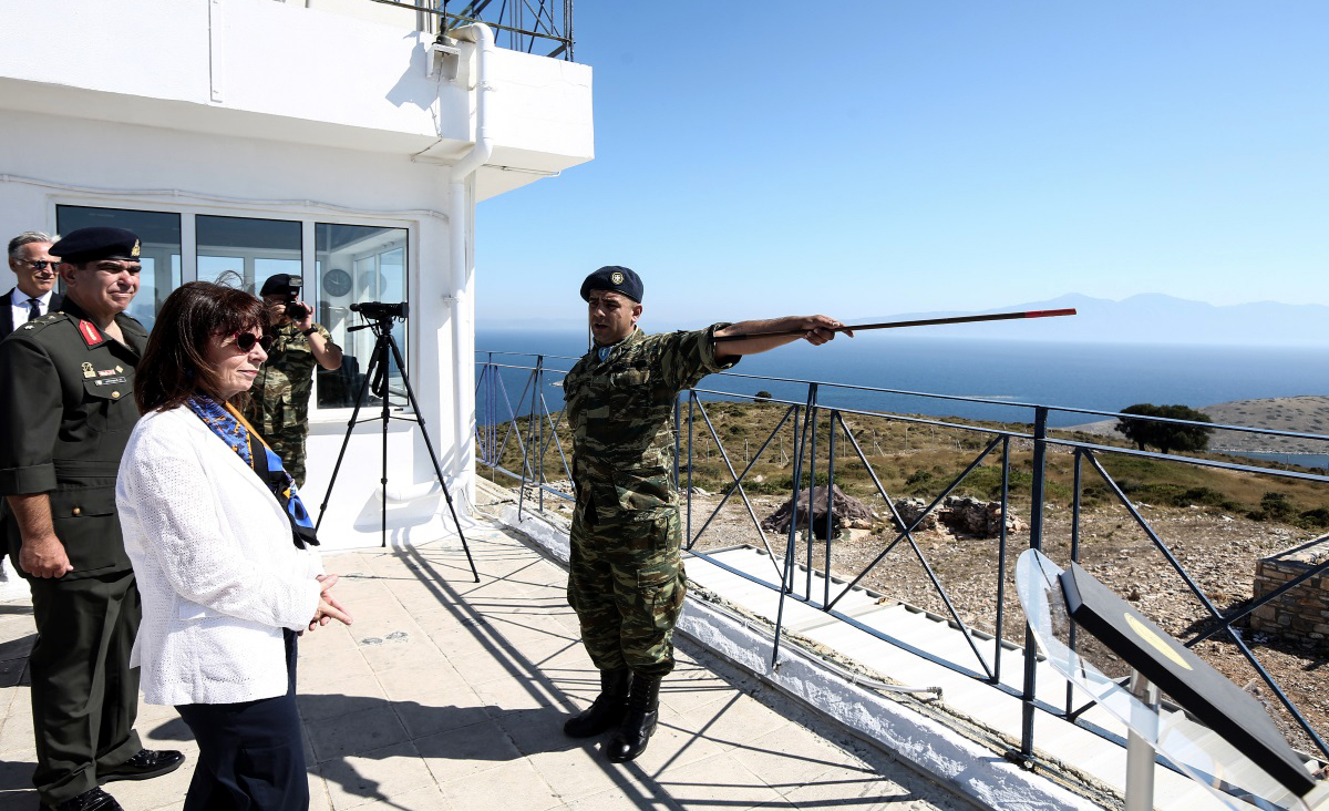 Komşu yine provokasyon peşinde: Yunan Cumhurbaşkanından manidar ziyaret