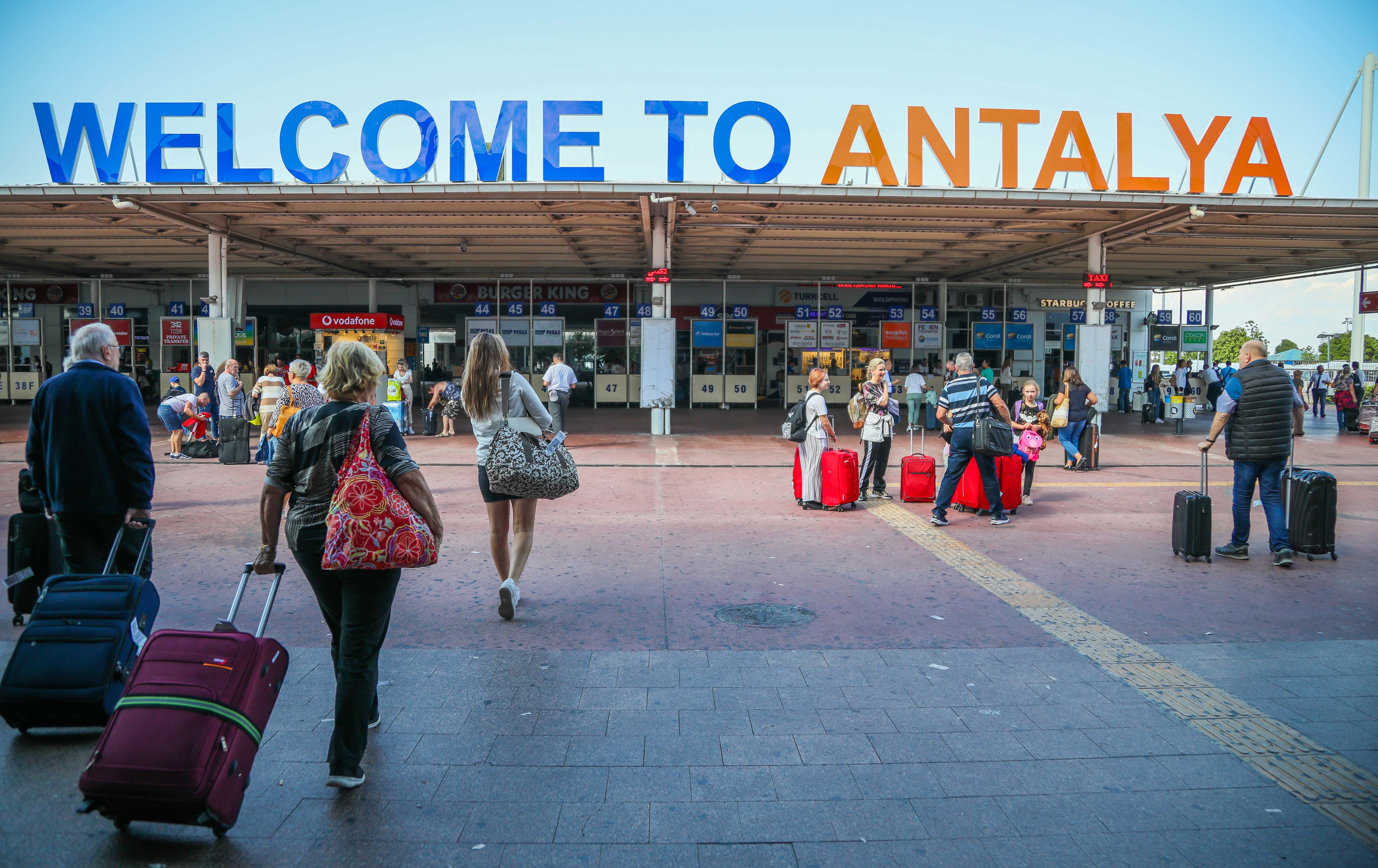 Kısmi seferberlik sonrası Rus akını: Antalya'ya tek yön bilet 70 bin TL'ye çıktı