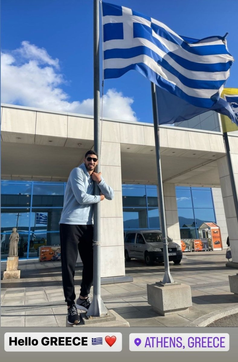 FETÖ'cü Enes Kanter'in 'Yunan' sevdası: Şimdi de bayrak diğerine sarıldı