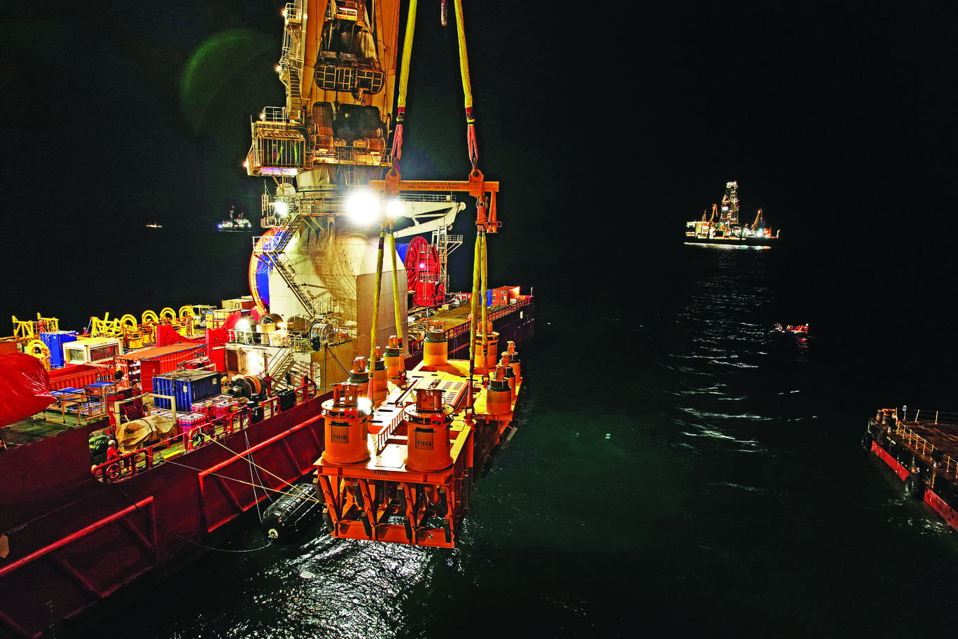 Karadeniz doğal gazını iletecek dağıtım haznesi denizin 2 bin 200 metre derinliğinde sisteme bağlandı: 20 saatlik hassas operasyon