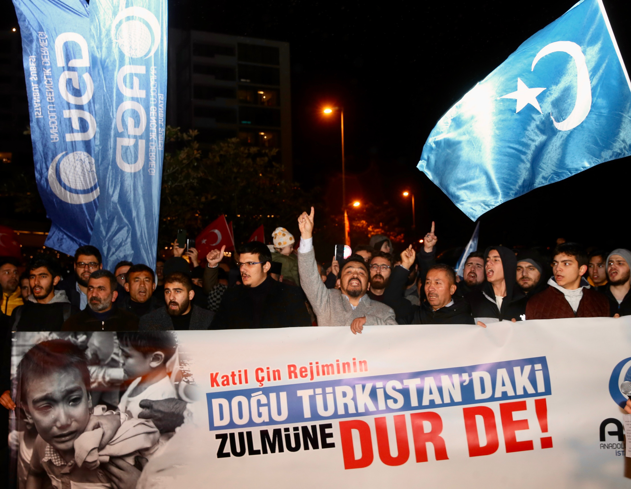 Çin'in Doğu Türkistan'daki zulmü İstanbul'da protesto edildi