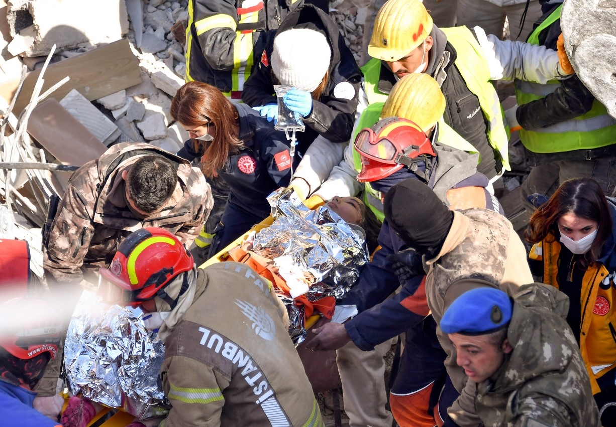 Hatay'da enkaz altından 201 saat sonra 26 yaşında bir kadın kurtarıldı