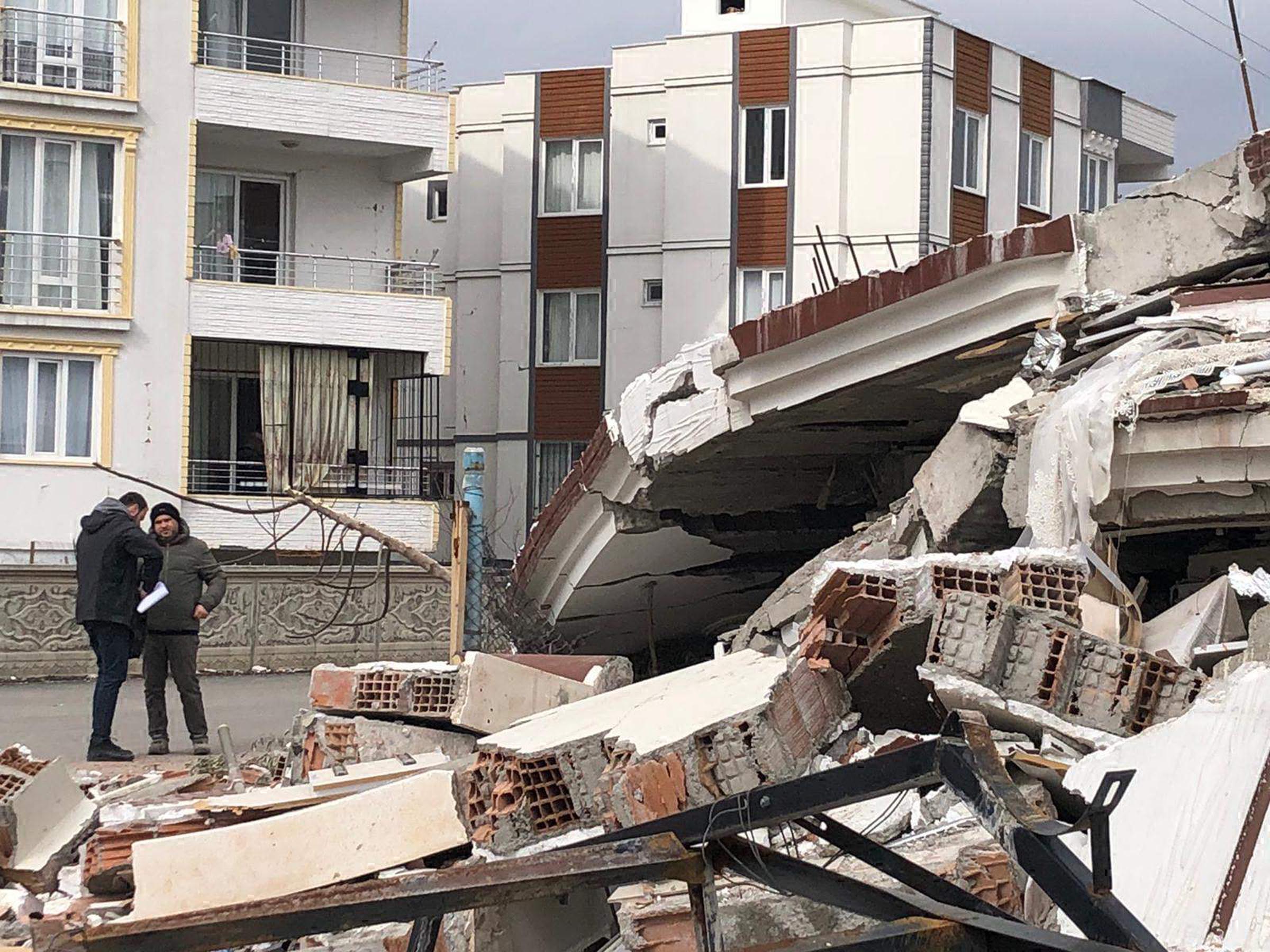 İnşaat mühendisi Adıyaman'daki binaların göçme sebebini açıkladı