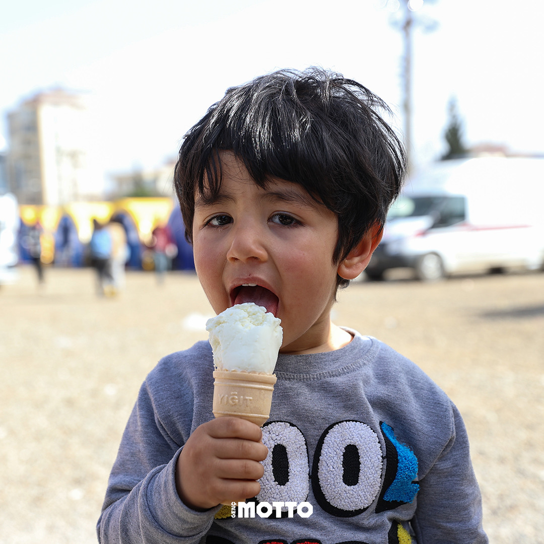 Kahramanmaraş'ta dondurma ikramı