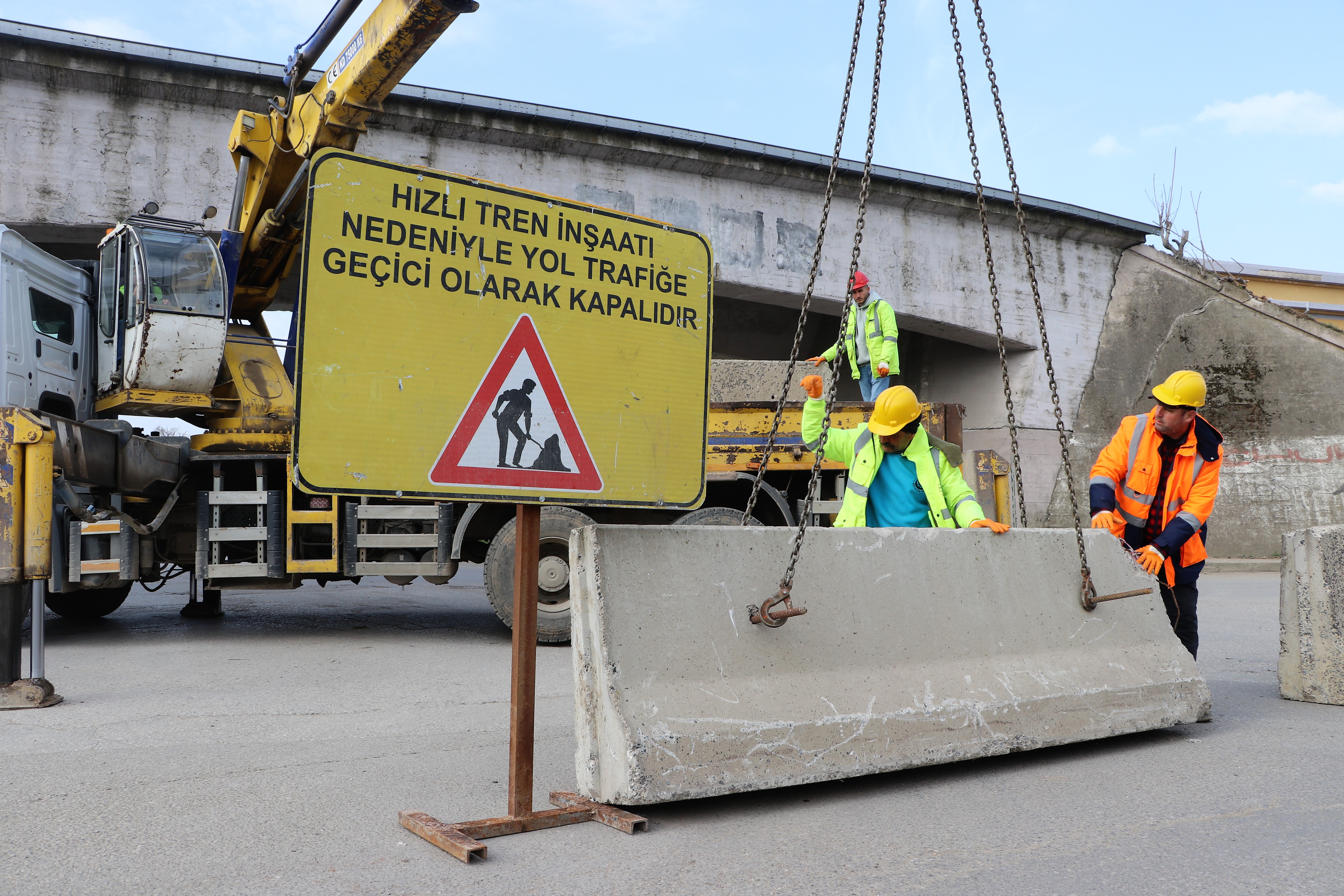 Edirne'de Tunca Köprüsü geçici olarak trafiğe kapatıldı