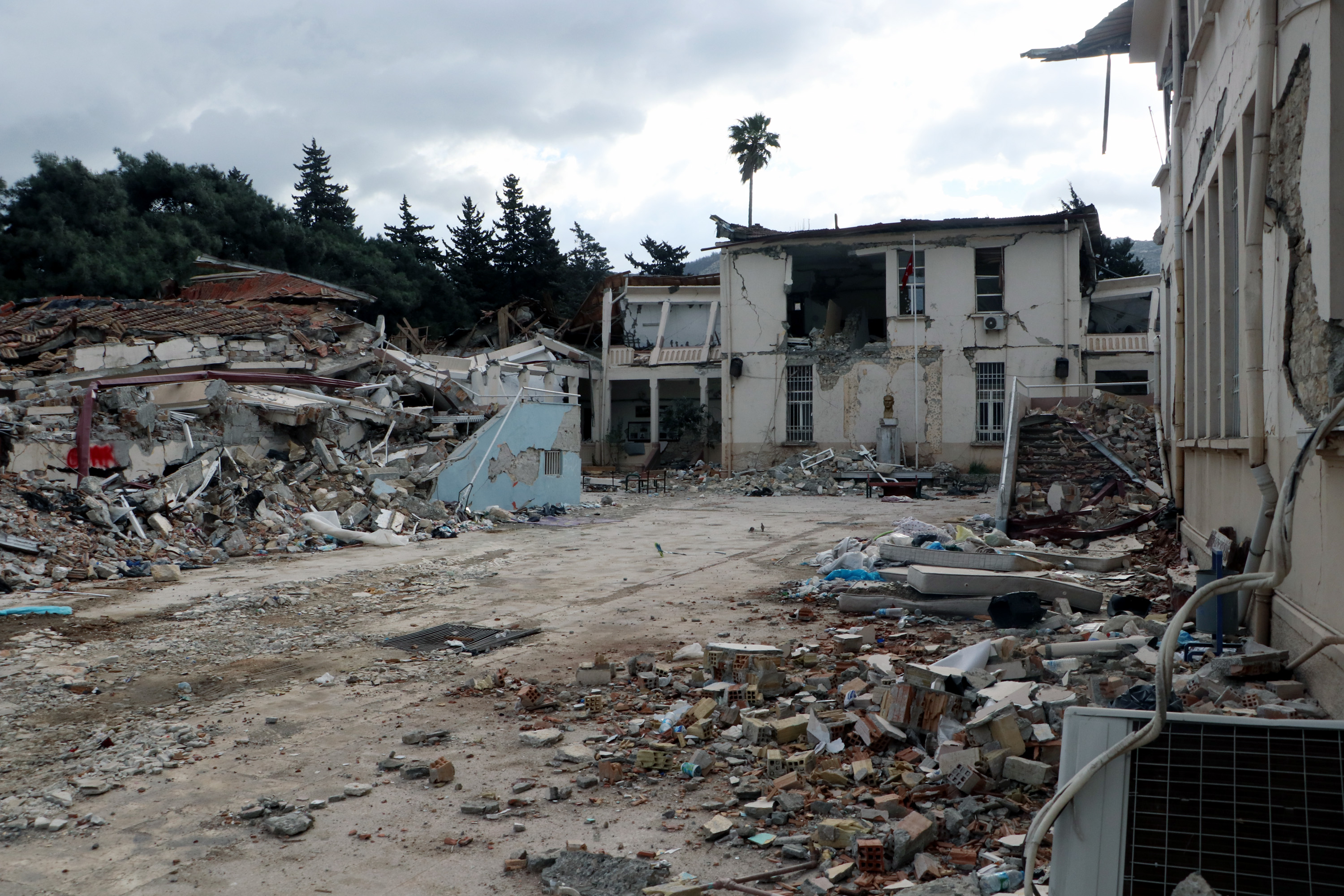 110 yıllık Antakya Lisesi, depreme dayanamadı