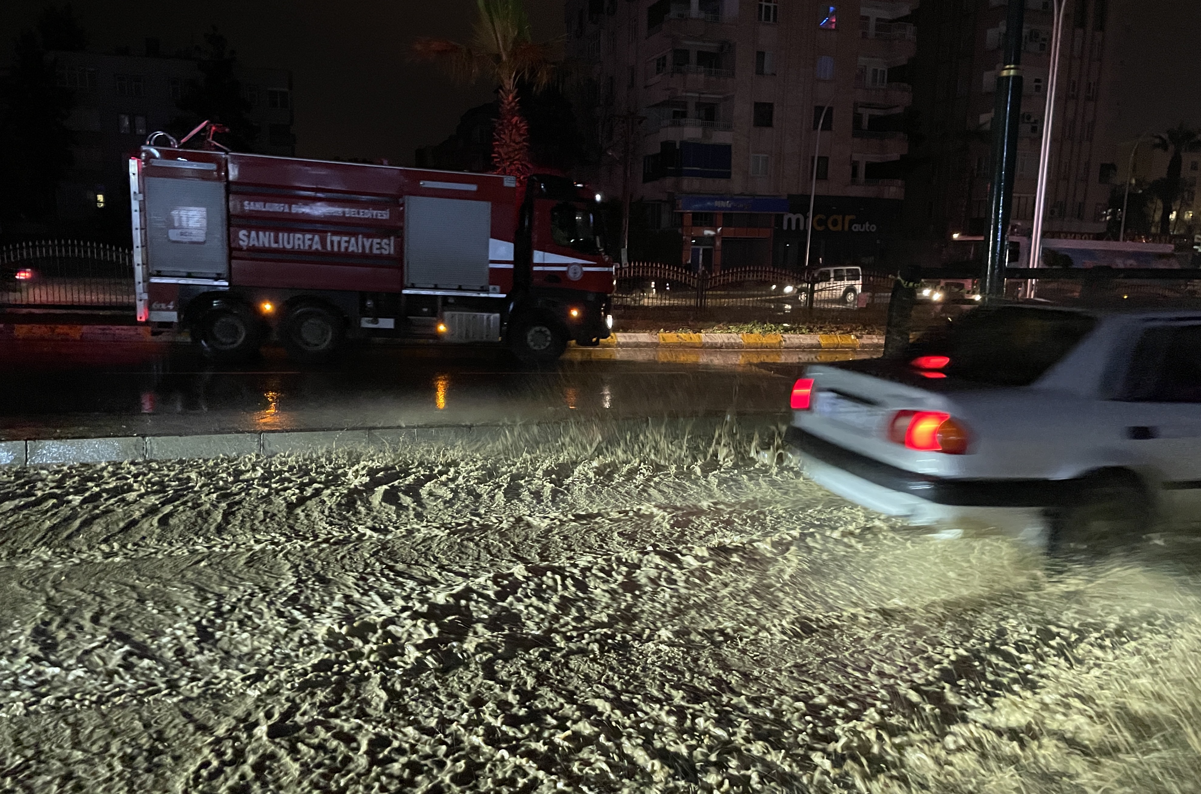 Selin vurduğu Şanlıurfa'da sağanak yağış devam ediyor