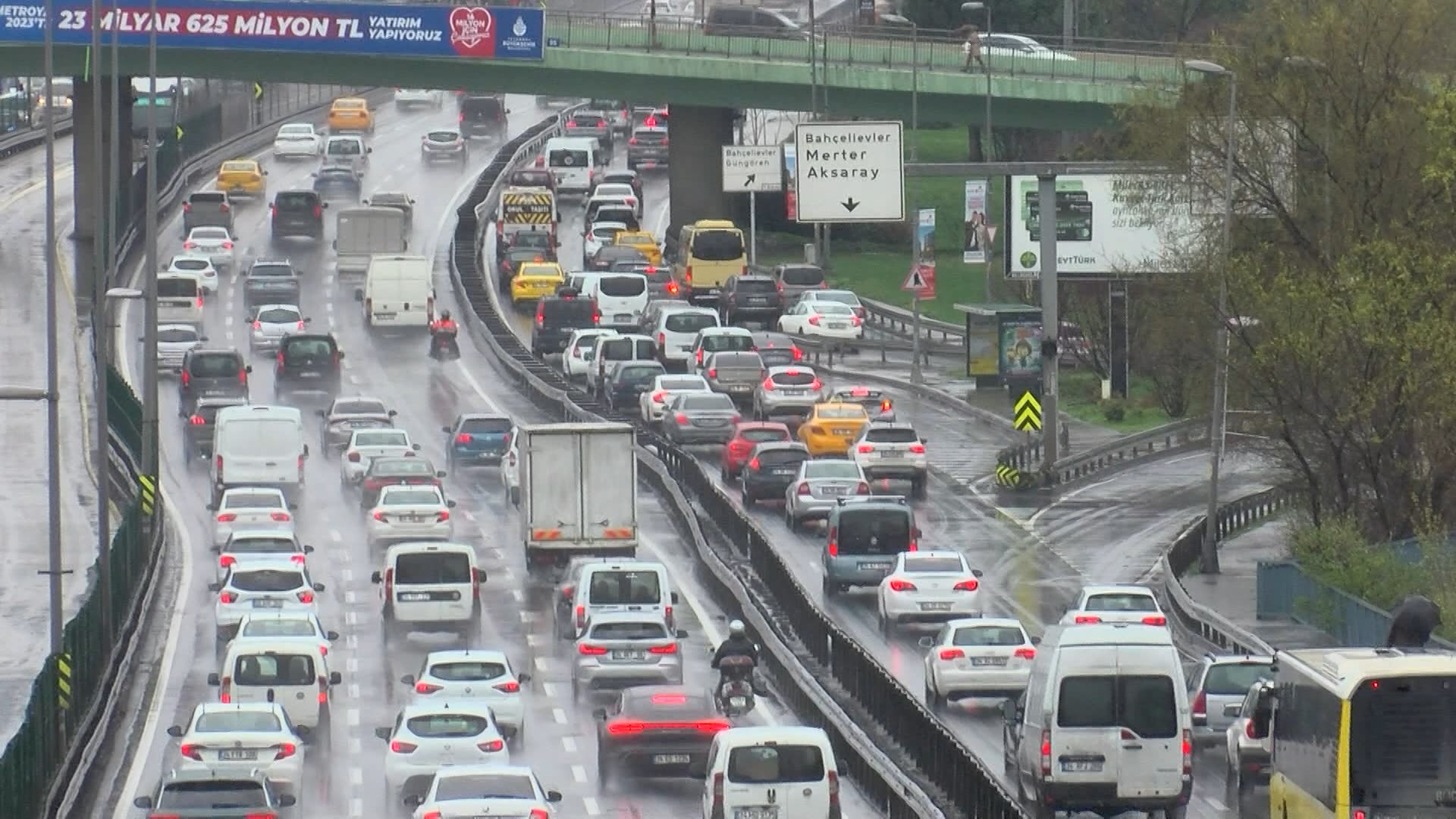 İstanbul'da yağmur trafiği: Yoğunluk yüzde 70'i aştı