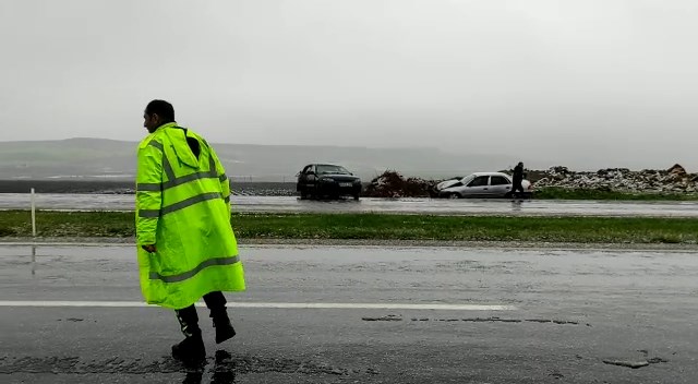 Aynı yerde yarım saat arayla iki kaza: İki yaralı