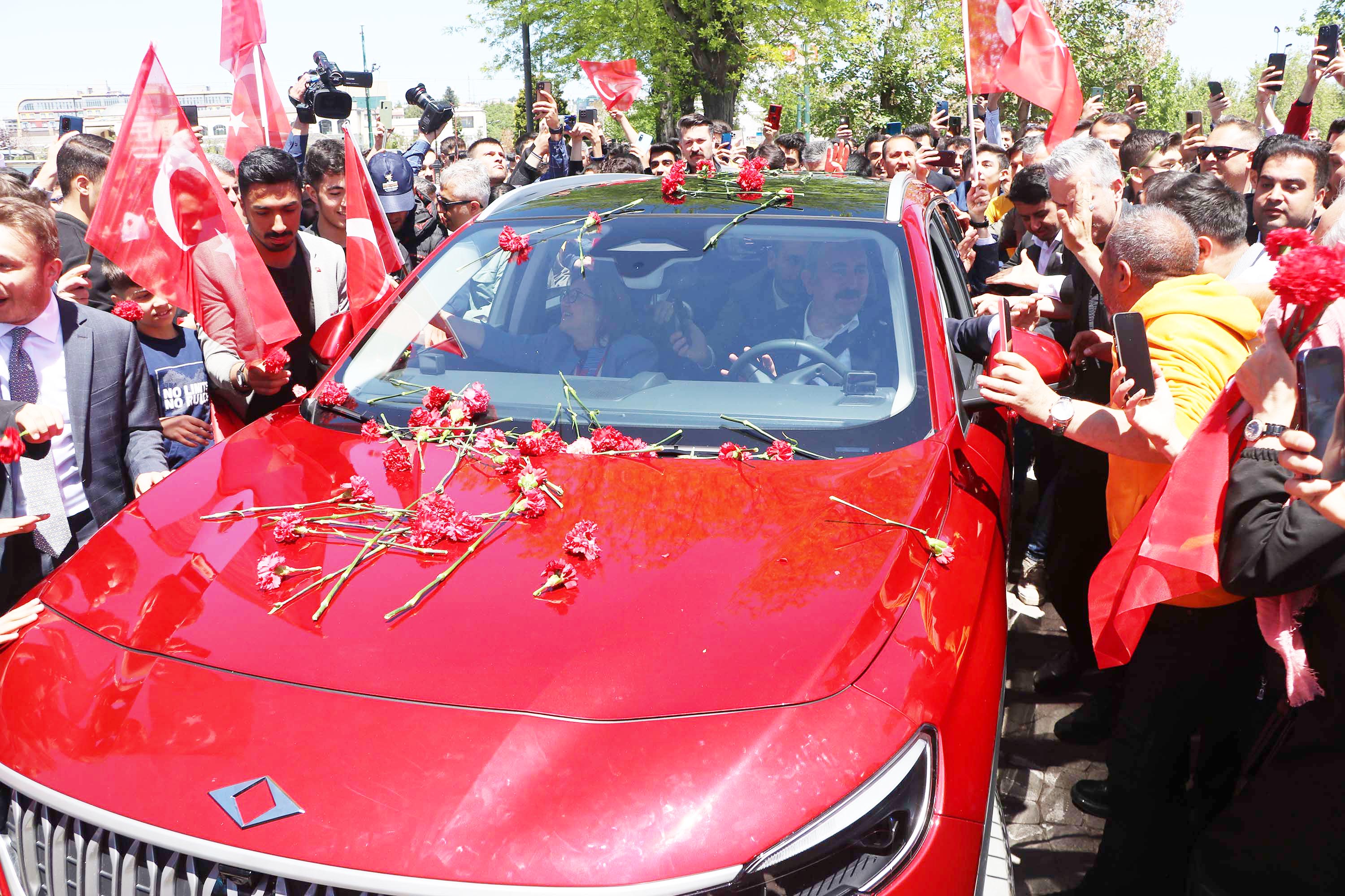 Togg, Gaziantep'te halaylarla karşılandı