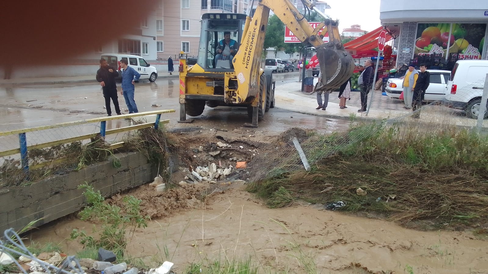 Çorum'da sağanak sele neden oldu