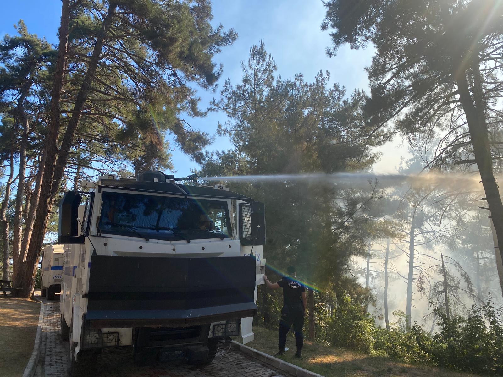 Hatay'ın Belen ilçesinde dün çıkan orman yangınına müdahale devam ediyor