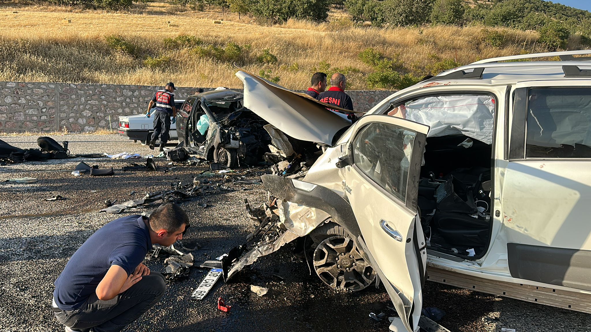 Adıyaman'da otomobil ile kamyonet çarpıştı: 4 ölü, 3 yaralı