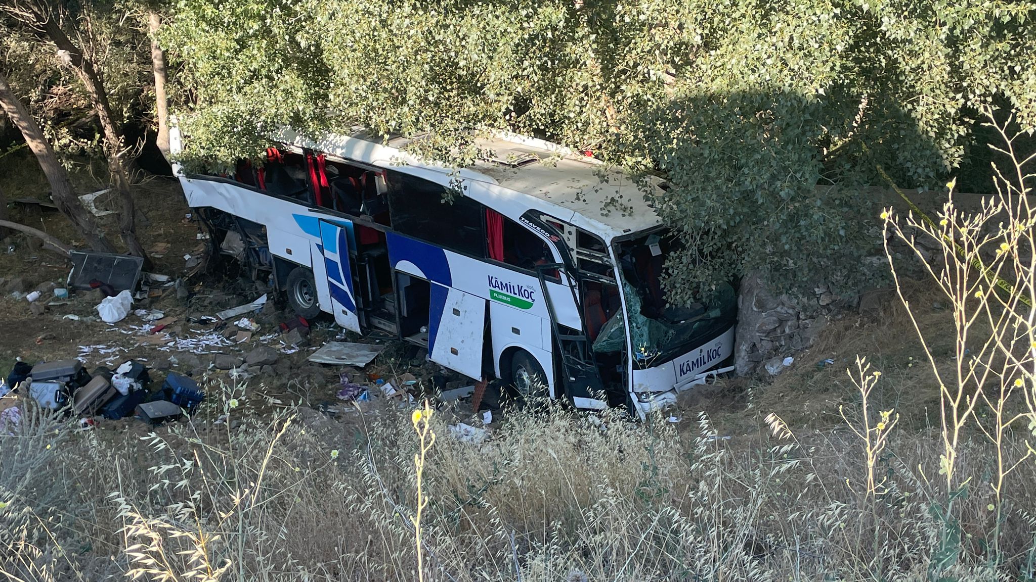 Yozgat'ta  yolcu otobüsü şarampole düştü: 12 ölü, 19 yaralı