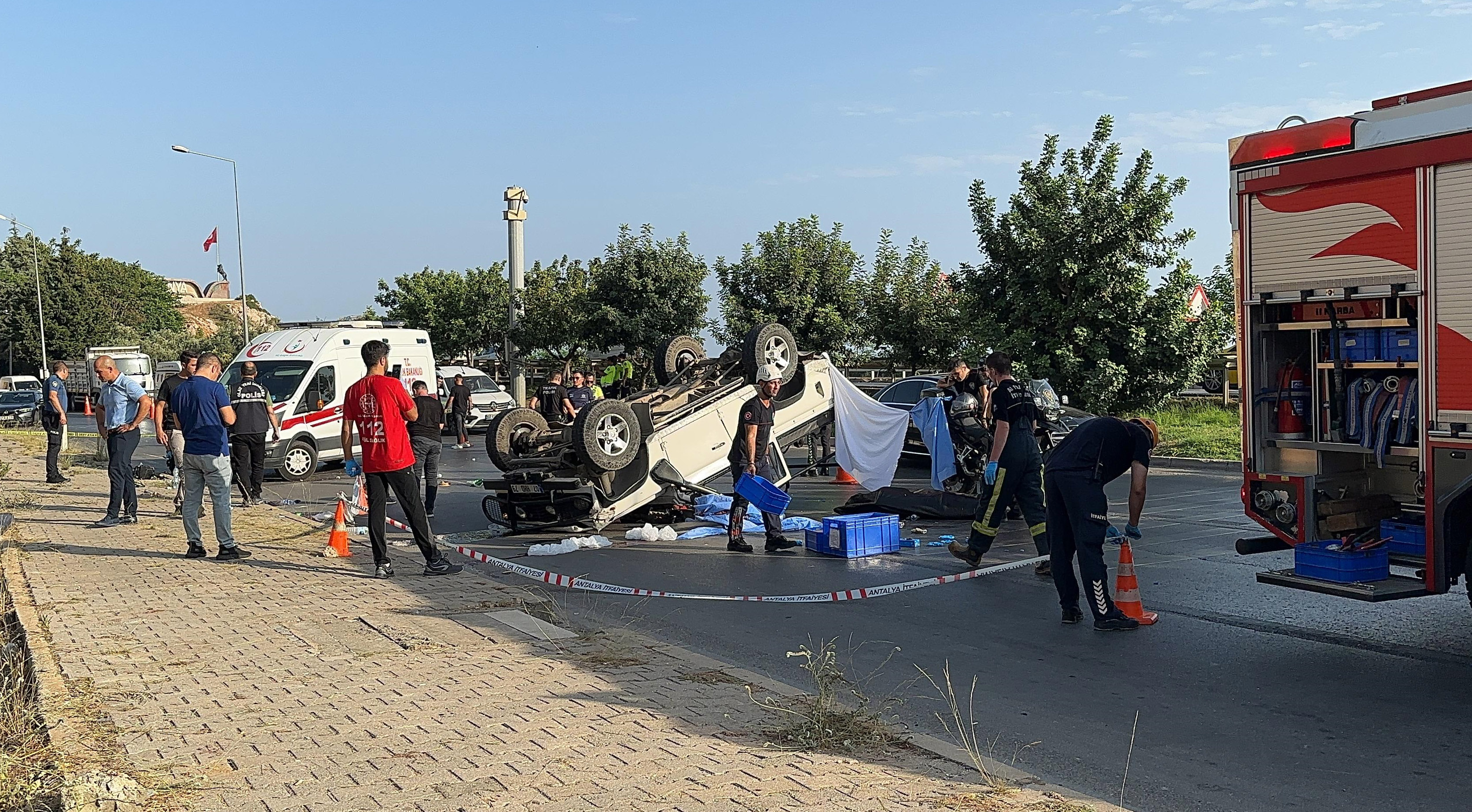 Alanya'da safari cipi devrildi; 1 kişi öldü çok sayıda kişi yaralandı