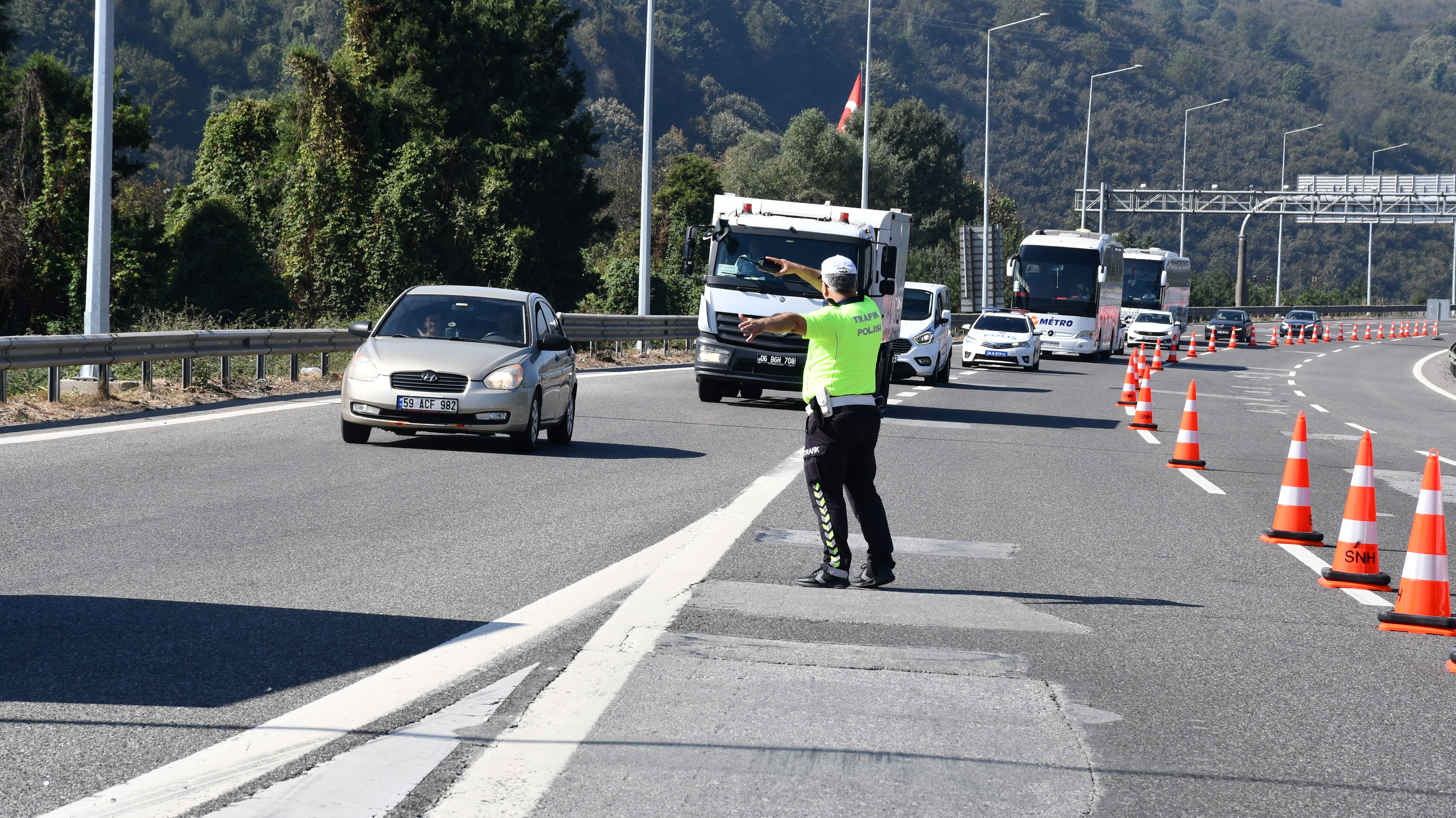 46 gün sürecek: Anadolu Otoyolu trafiğe kapatıldı