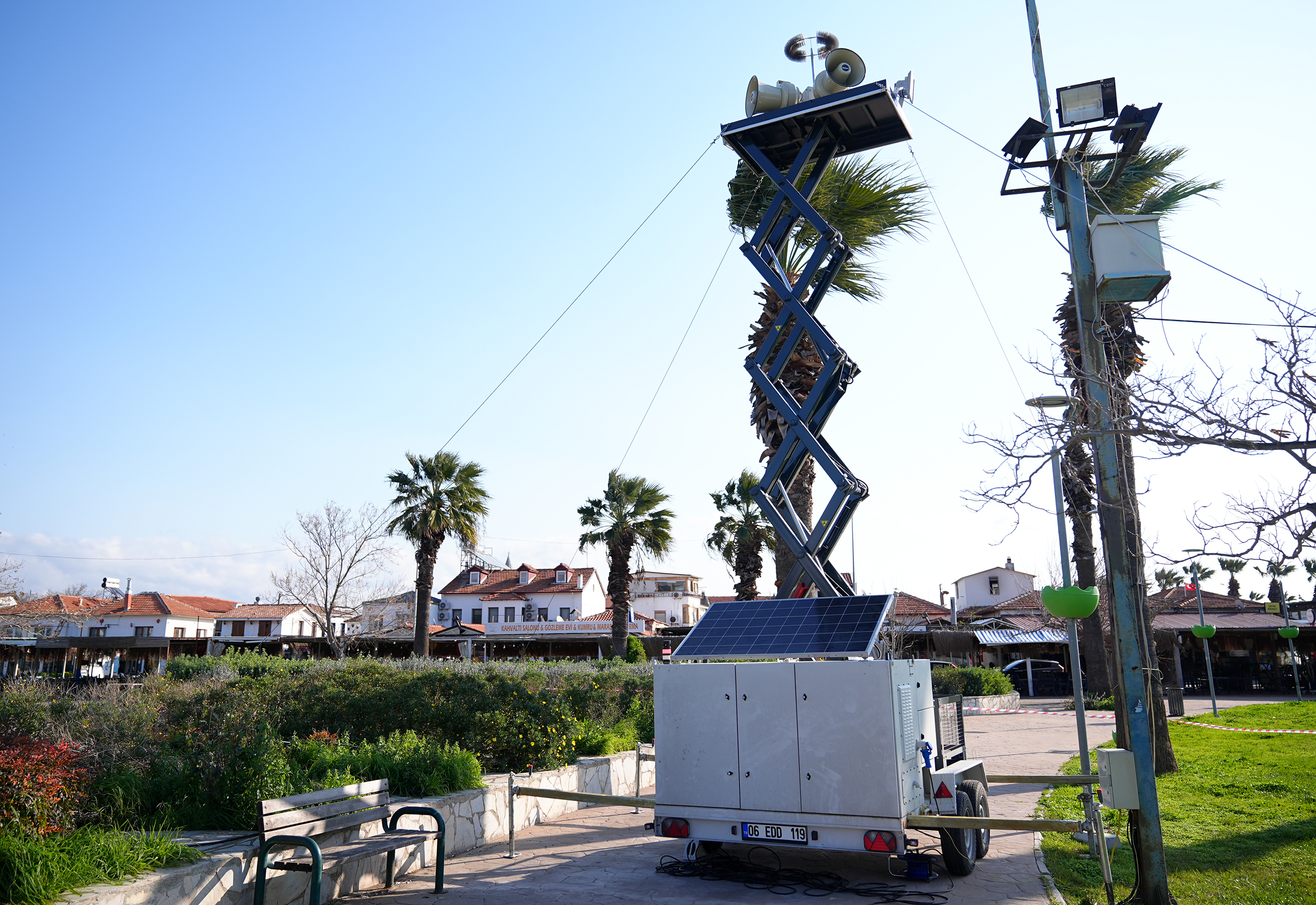 İzmir'e konuşlandırılan "mobil siren sistemi" faaliyete geçti